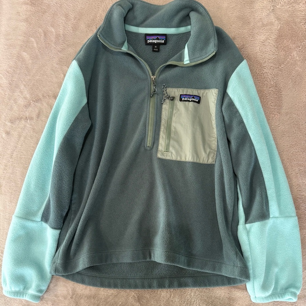 Patagonia Green and Light Blue Fleece Pullover